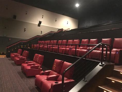 newport mall movie theater|newport on the levee restaurants.